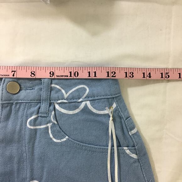 BAILEY ROSE SZ XS light blue denim distressed daisy print mini skirt NWT B86 - Picture 10 of 10